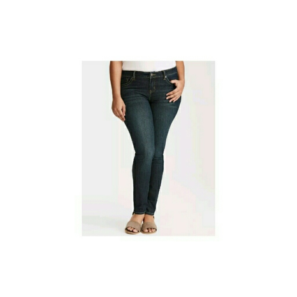 Sold.....Torrid  Skinny Jeans  Size 18R Blue Str